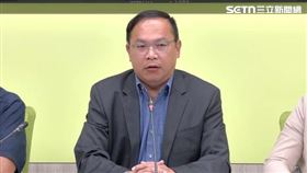 王義川懷疑跟拍他的人與黃國昌有關。（圖／翻攝畫面）