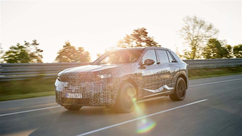 BMW X5偽裝車。（圖／翻攝BMW網站）