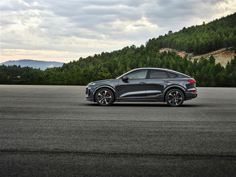 Audi Q6 Sportback e-tron電動跑旅導入三款車型。（圖／Audi提供）