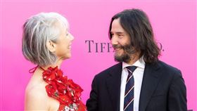 基努李維和女友亞莉珊卓葛蘭特。（圖／翻攝自X平台 @archiveskeanu）