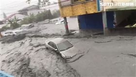 樺加沙颱風襲台，造成花蓮馬太鞍溪堰塞湖提前溢流。（圖／翻攝畫面）