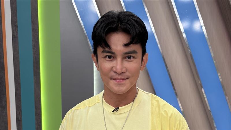本土男星突淚崩　不忍曝30年悲慘童年