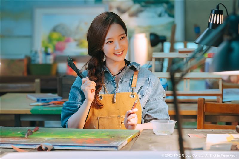 《行騙天下KR》朴敏英在劇中什麼職業都難不了她。(圖/Hami Video提供)