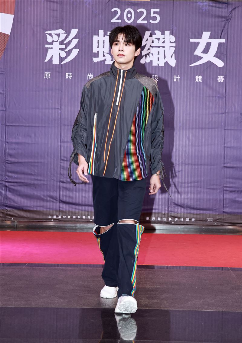 王品澔褲子挖洞覺得很害羞。（圖／南投縣政府提供）