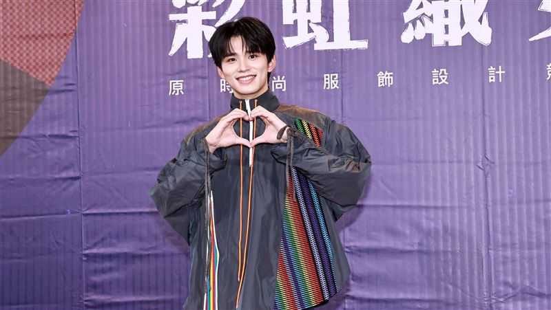 25歲小鮮肉震撼宣告:可穿膚色內褲上陣!