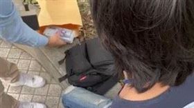 北市刑大日前獲報有女子遭詐，騎Ubike逮獲車手。（圖／翻攝畫面）