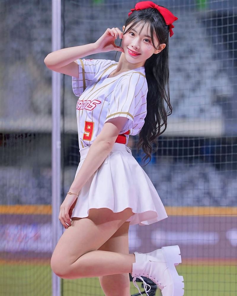 韓籍啦啦隊女神金娜妍,近日透露她遭遇車禍被撞。(圖/翻攝自IG @naaa_.y)