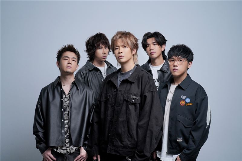 八三夭正式加盟索尼音樂。（圖／索尼音樂提供）