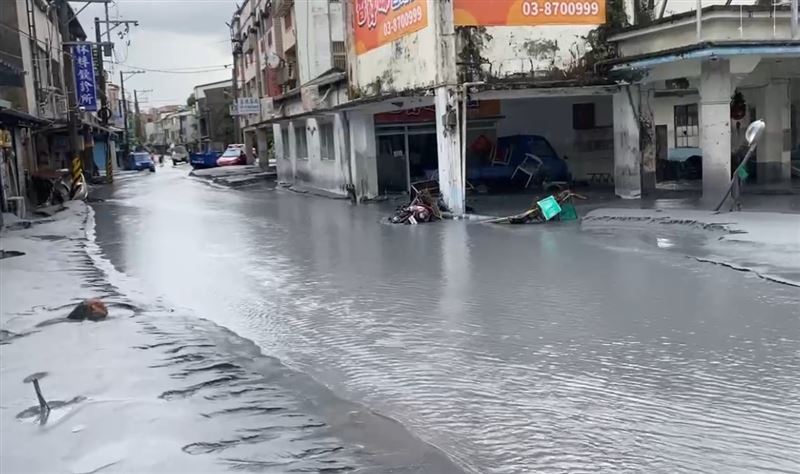 強颱樺加沙外圍環流影響，花蓮縣光復鄉最新畫面曝光。（圖／翻攝畫面）