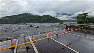 馬太鞍溪橋消失台9線中斷　重建時間出爐