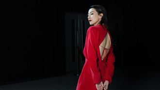 高圓圓辣洩激裸美背　45歲真實狀態太震撼