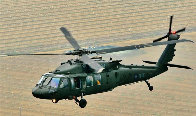 UH-60M黑鷹直升機將於明（25）日通過總統府上空實施飛行航線會勘及試航。（圖／國慶籌備委員會）