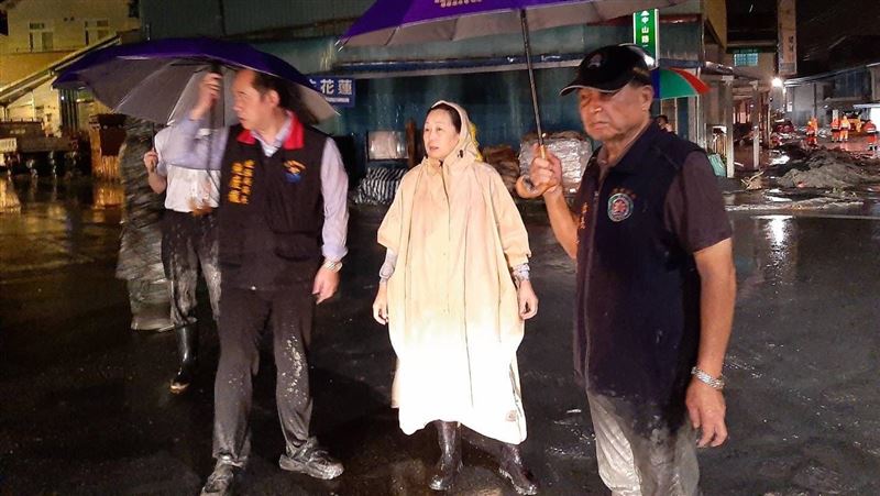 傅崐萁:縣長徐榛蔚周一晚間就回花蓮坐鎮