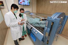 婦患纖維肌痛症連走路都難　靠高壓氧治癒（圖／翻攝畫面）