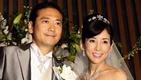 川島直美（右）癌逝10年，尪都未再娶。（圖／翻攝自日網）