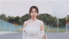 艾薇〈天使借的溫柔〉。（圖／原音娛樂提供）