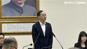 朱立倫在中常會上宣布，將捐出100萬幫助救災。（圖／記者詹宜庭攝影）