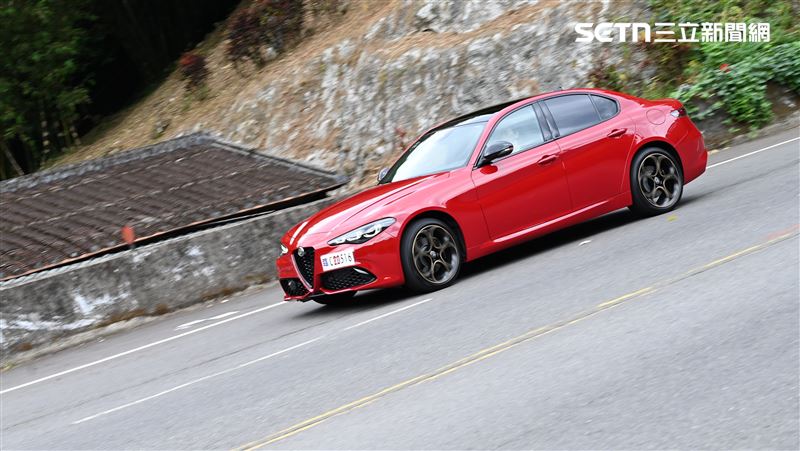 Alfa Romeo Giulia Intensa。（圖／記者鍾釗榛攝）