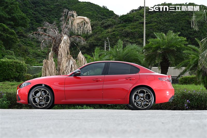 19吋琉金鋁圈。（圖／記者鍾釗榛攝）