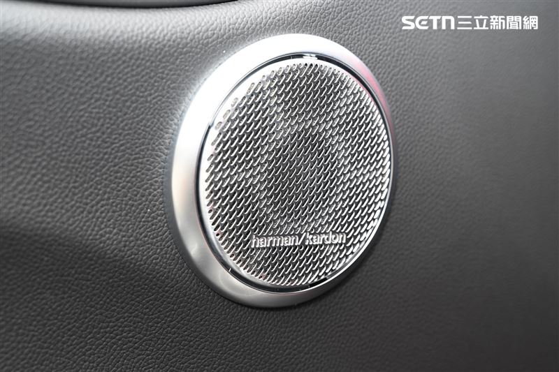 Intensa標配harman/kardon音響。（圖／記者鍾釗榛攝）