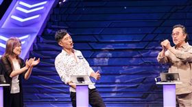 曾淑勤（左至右）、于冠華、趙樹海互動製造笑果（圖／公視提供）