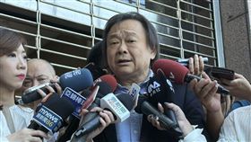 民進黨立委王世堅出席中常會前受訪。（圖／記者劉秀敏攝影）