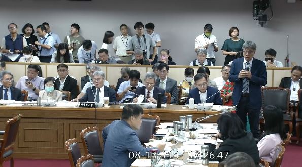 陳駿季在8月13日時表示，為了下游的居民會努力去做，但專家討論土石鬆軟開挖風險高。（圖／翻攝畫面）