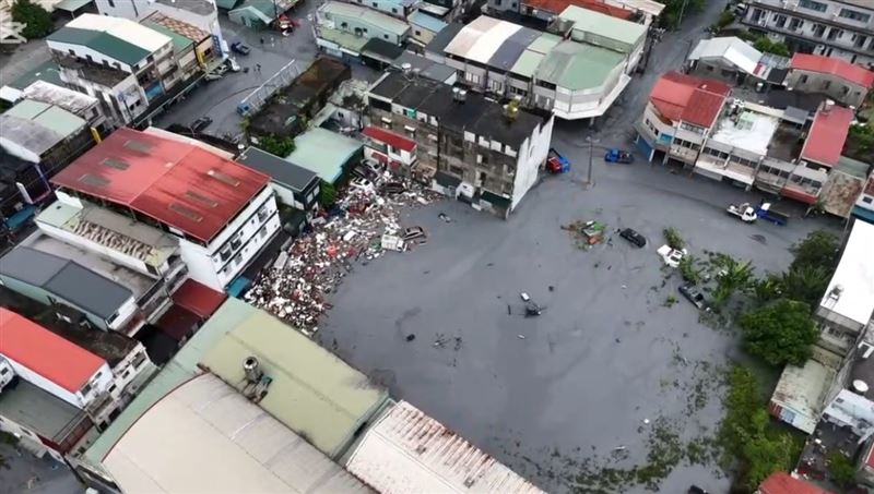 花蓮縣馬太鞍溪上游堰塞湖溢流，重創下游光復鄉。（圖／翻攝畫面）