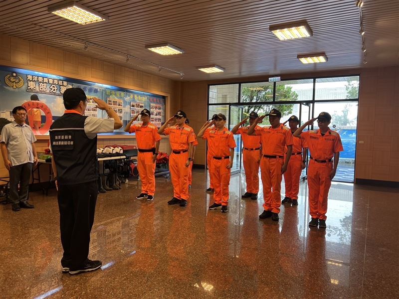 強颱「樺加沙」肆虐花蓮　海巡立即調度人力及裝備投入救災