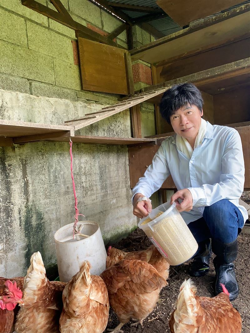 台語歌王洪榮宏高雄開唱，樂當「開心農夫」現摘現吃。（圖／阿爾發音樂提供）