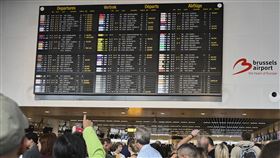 上周末駭客攻擊重創歐洲多個主要機場，包括歐洲最繁忙的英國希斯洛機場、德國柏林、比利時布魯塞爾等機場受影響。（圖／美聯社／達志影像）