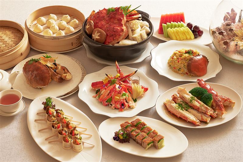 「蟹煮隆恩」菜單融合八大菜系手法。（圖／飯店旅宿業者提供）