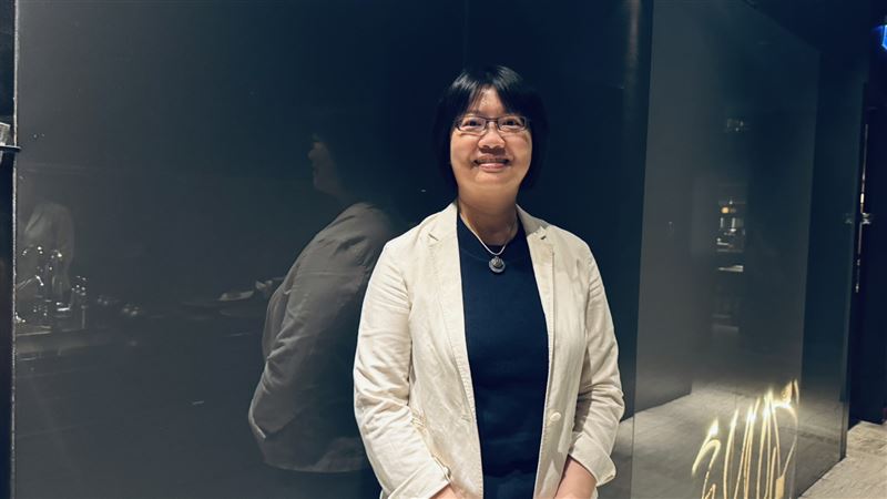 路博邁台日雙星股票基金經理人王昱如從基本面讓投資人瞭解日本如何從沉睡中復甦。（圖／記者廖珪如攝影）