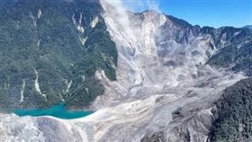 曾評估「爆破、虹吸」處理堰塞湖，卡關，農業部曝原因：位置太偏遠，評估10月自然溢流消失(圖／翻攝自馬太鞍溪堰塞湖監測紀實網站)