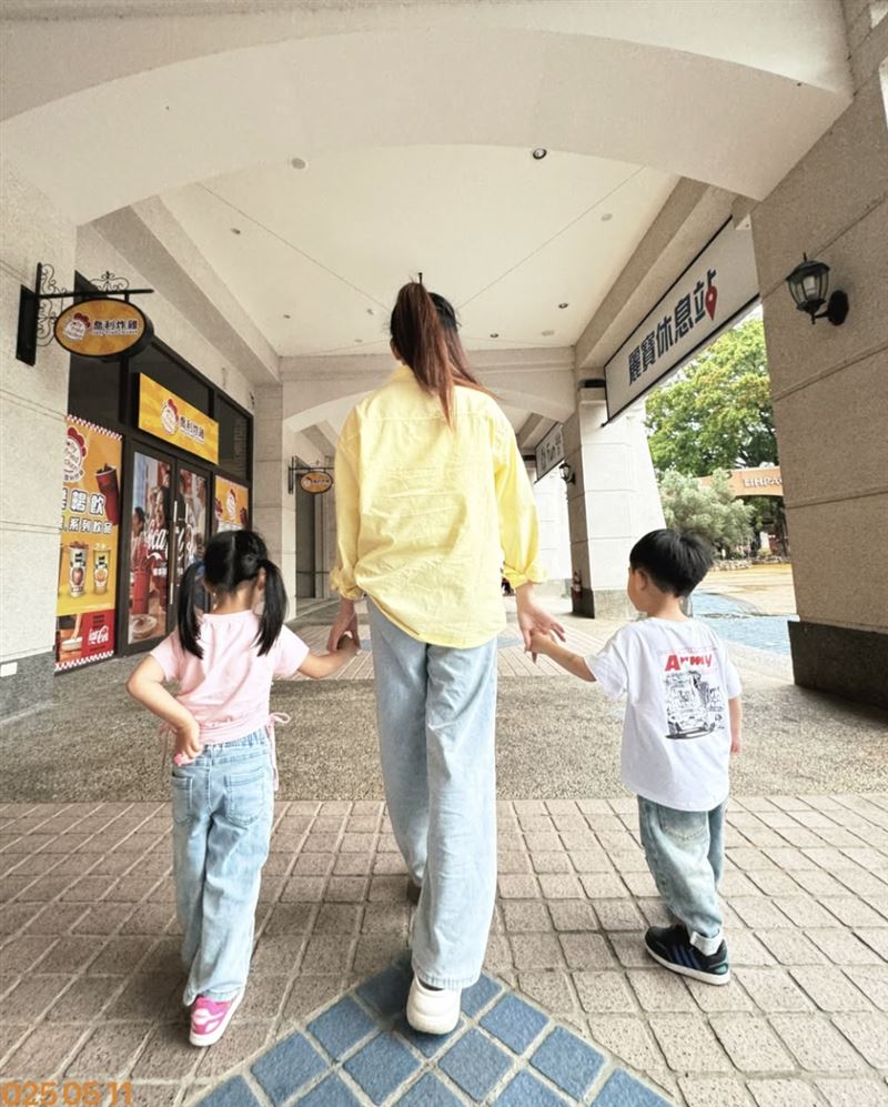 「國光女神」Una婚後生下一對龍鳳胎。（圖／翻攝自IG）