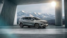 現代汽車CUSTIN 2.0T豪華MPV。（圖／HYUNDAI提供）