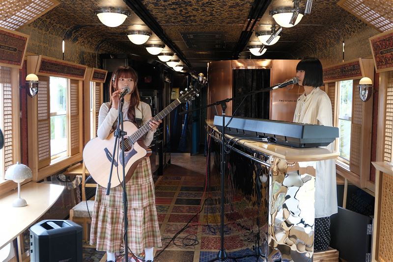 YABE（左）、碧海一起搭檔。(圖／麥卡貝網路電視 x《公視+》提供）