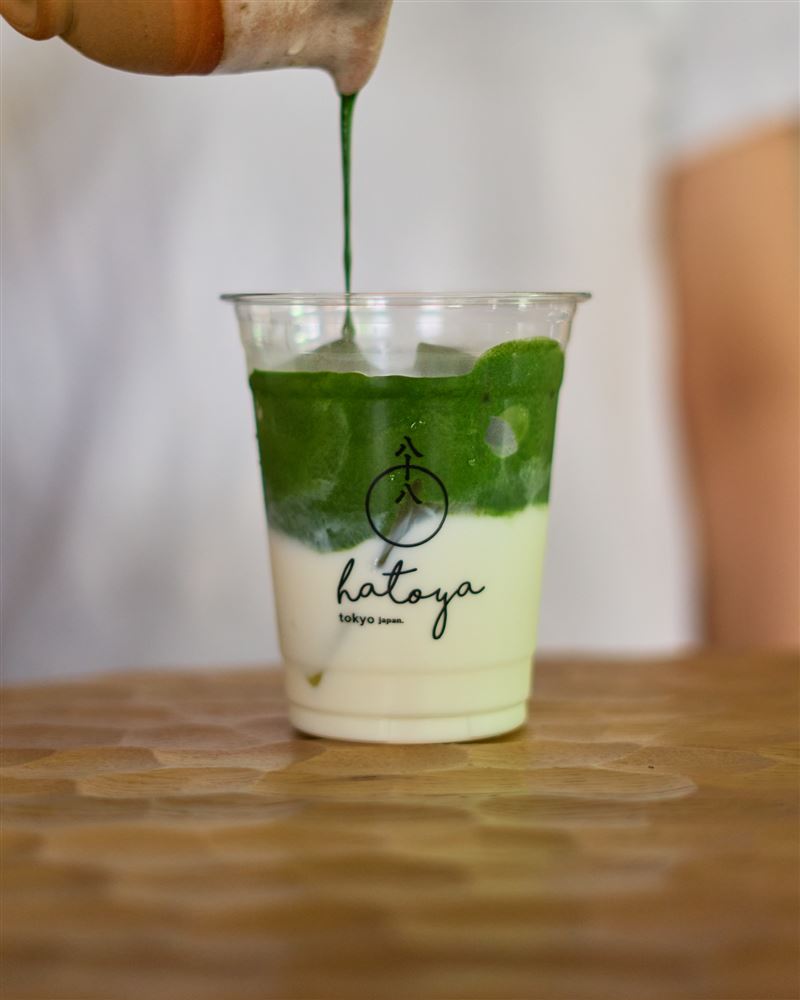 「抹茶拿鐵壹（抹茶ラテ壱）」現點現作、每杯皆由茶筅細緻手刷而成。（圖／飯店旅宿業者提供）