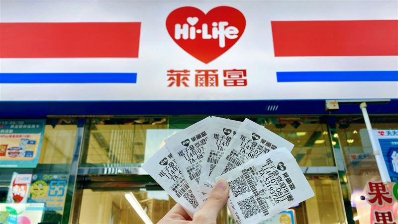 新／他在萊爾富花62元買餅乾中1千萬