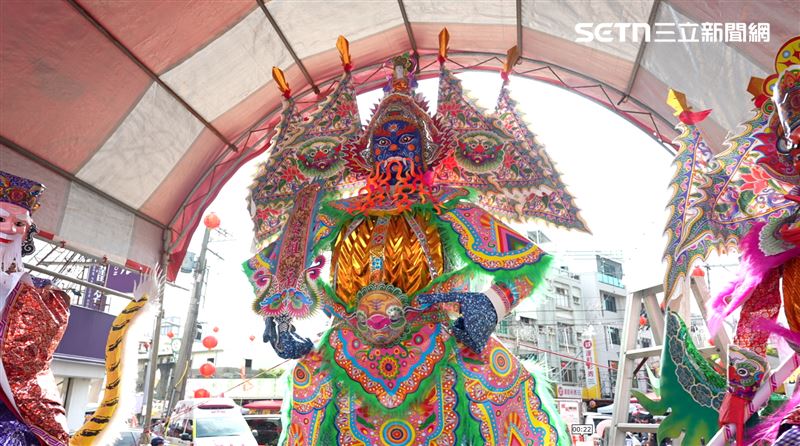 兩層樓高的大士爺（圖／寶島神很大提供）
