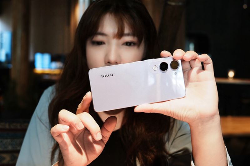傑昇通信vivo Y04免三千，老師省錢神器快下手。（圖／品牌業者提供）