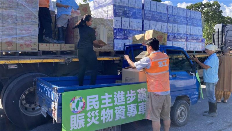 民進黨送物資進光復鄉　週末組志工團救災