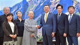 行政院長卓榮泰接見法師釋昭慧一行。（圖／行政院提供） 