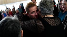 丹麥首相弗雷德里克森24日親自向數十年來在強制節育運動下的受害女性致歉。（圖／美聯社／達志影像）