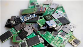 環宇-KY（4991）因股價異動公告財務資訊，114年8月營收18億元、年增40.6%，但因去年同期認列處分利益，淨利僅1.7億元、年減逾9成。第2季營收49億元，稅前淨利6000萬元轉正，歸屬母公司淨利1.4億元，每股盈餘0.13元；近四季累計營收189.8億元、EPS0.38元。（示意圖／PIXABAY）