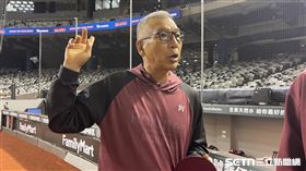 樂天桃猿總教練古久保健二賽前談前韓職重砲李大浩。（圖／記者戴以柔攝影）