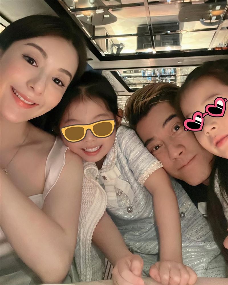 郭富城（右）一家四口都相當期待家中新成員到來（左為方媛）。（圖／翻攝自方媛IG）