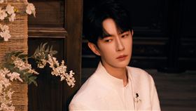 于朦朧墜樓身亡，被懷疑死因不單純。（圖／翻攝自于朦朧微博）