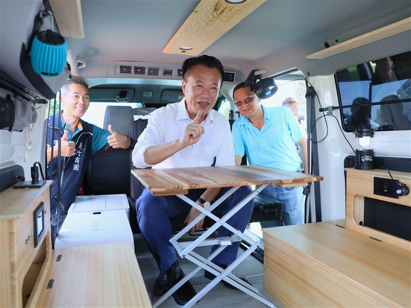嘉義縣19商圈、16觀光工廠聯合舉辦購物節最大獎抽露營車。（圖／嘉義縣政府提供）
