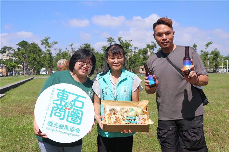嘉義縣19商圈、16觀光工廠聯合舉辦購物節最大獎抽露營車。（圖／嘉義縣政府提供）